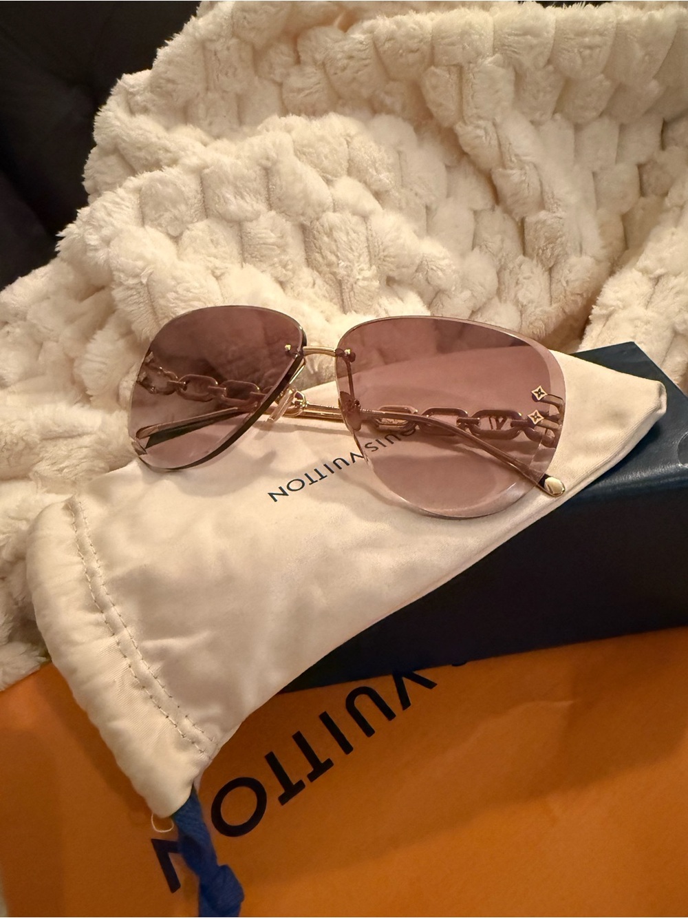 🔥Louis Vuitton 2022 LV Jewel Pilot Sunglasses Z2664U Full Inclusion 🔥 - Picture 17 of 17